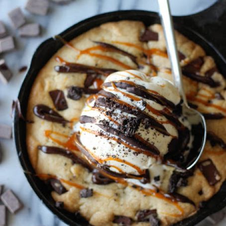 Brown Butter Chocolate Chip Cookie Skillet (Pizookie) - Damn Delicious