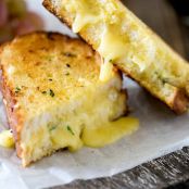 Cheesy, Garlic Bread Sandwiches