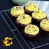 Banana Chocolate Cupcakes with Creamy Banana Frosting