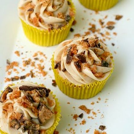 Butterfinger Cupcakes
