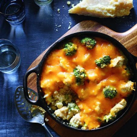 Broccoli-Quinoa Casserole With Chicken & Cheddar