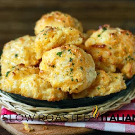 Copycat Red Lobster Cheddar Bay Biscuits
