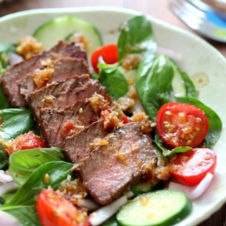 Spicy Basil Beef Salad