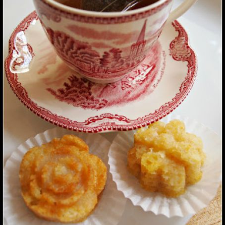 Vanilla Bean Mini-Tea Cakes with Butter-Peach Glaze