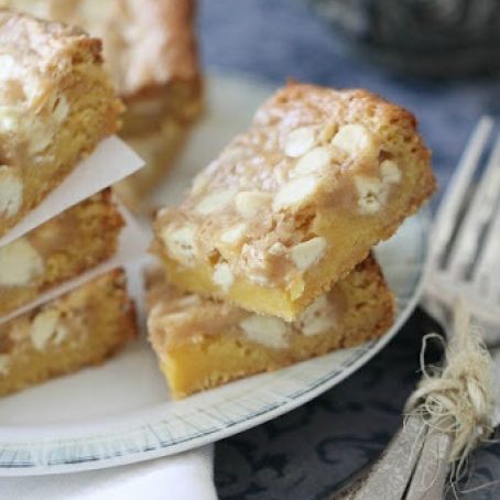 Gooey White Chocolate Fluffernutter Cake Bars
