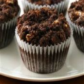 Chocolate-Caramel Crumb Cupcakes