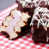 STRAWBERRY SHORTCAKE ICECREAM SANDWICH