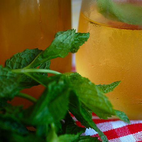 sweet basil and mint iced tea