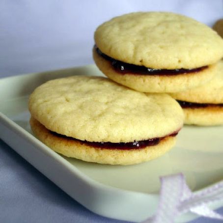 Jam sandwich cookies
