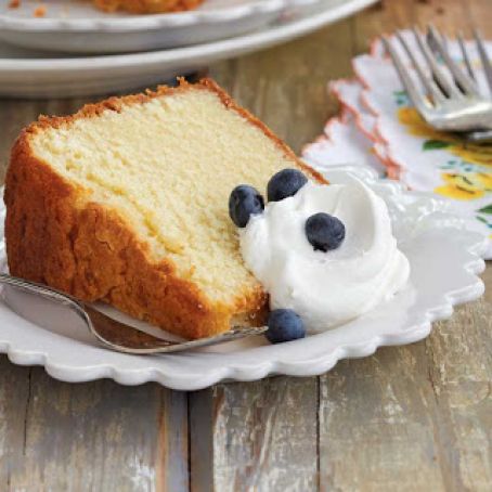 Great-Grandma Lillian’s Pound Cake (Scotty McCreery)