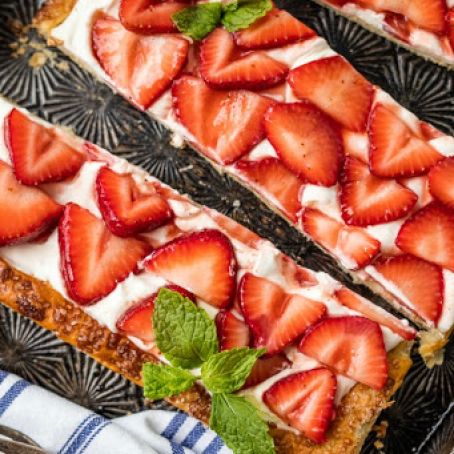 Easy Puff Pastry Strawberry Tart