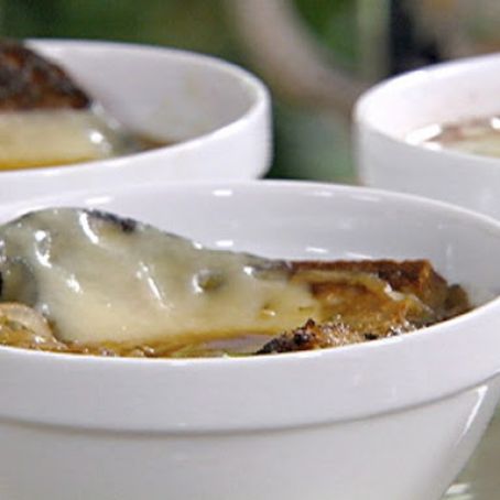 Guinness and Onion Soup with Irish Cheddar Crouton