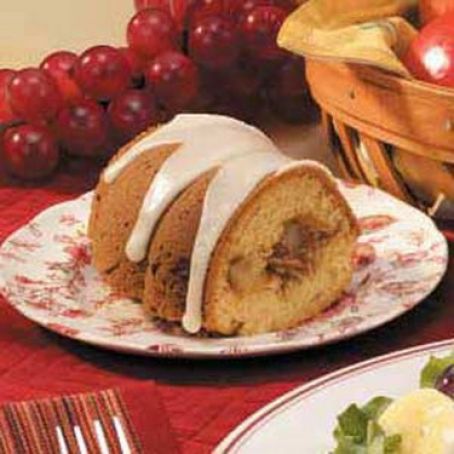 Pear-Filled Bundt Cake