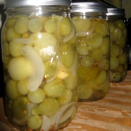 How to Make Pickled Green Tomatoes