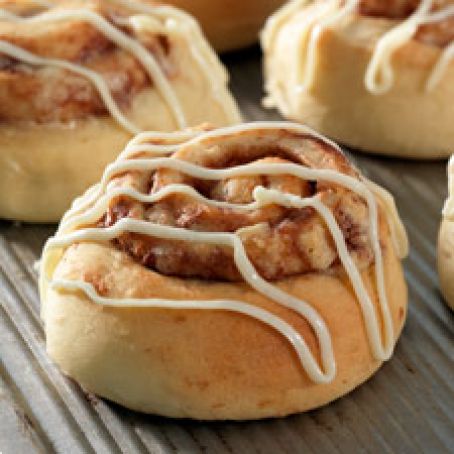 White Chocolate Cinnamon Rolls