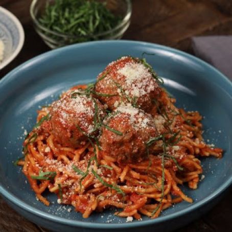 SLOW COOKER SPAGHETTI AND MEATBALLS