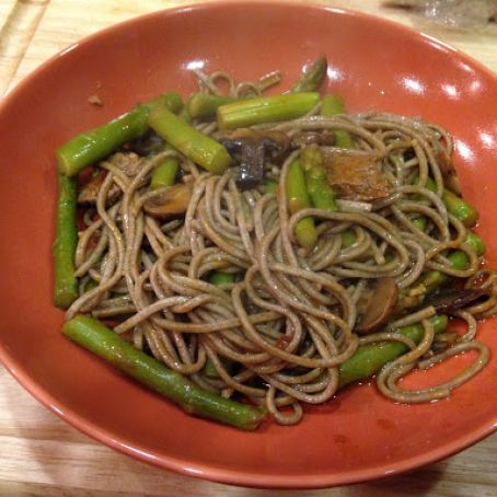 Soba Noodles with Beef, Asparagus and Mushrooms