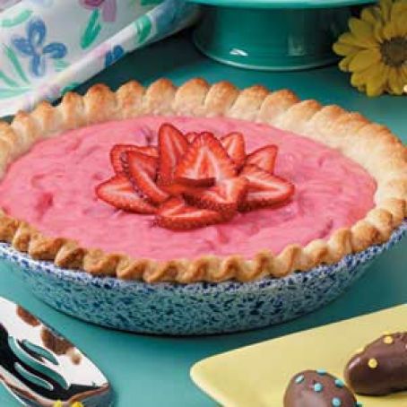 CREAMY STRAWBERRY PIE