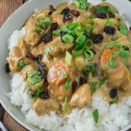 Faux Coconut Milk Slow-Cooker Chicken Curry