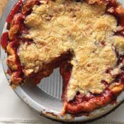 gingered plum streusel pie