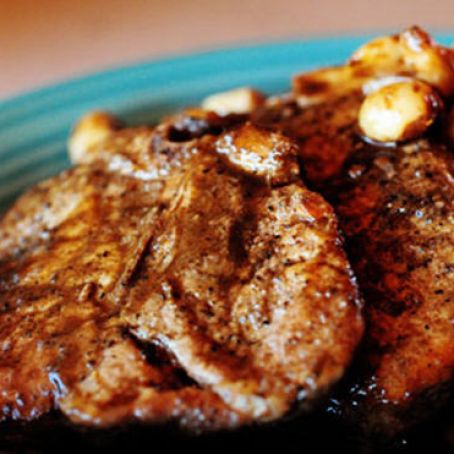 Pork Chops with Wine and Garlic