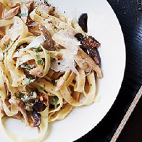Tagliatelle with Braised Chicken and Figs