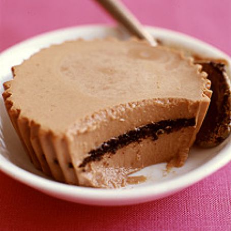 MINI CHOCOLATE CHEESECAKES WITH COOKIE CRUSTS