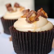 Snickers Cupcakes