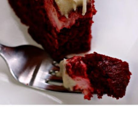 Red Velvet Cheesecake Bundt Cake