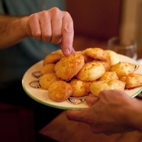 CHEDDAR CHEESE PUFFS