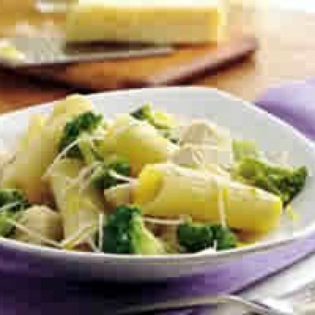 Lemon-Chicken Rigatoni with Broccoli