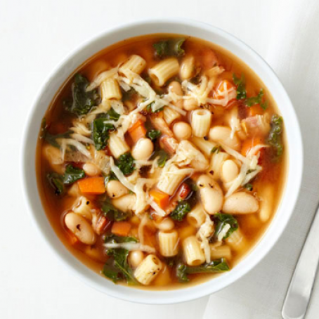 Quick White Bean and Chicken Soup with Pesto