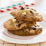 Mama Kaye's White and Dark Chocolate Chip Cookies