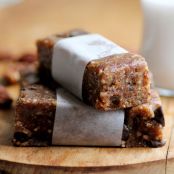 Chocolate Chip Cookie Dough Raw Bars (V, GF)