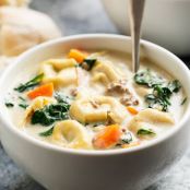 Slow Cooker Creamy Tortellini Soup