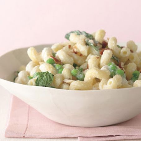 PASTA IN GARLIC-ALMOND SAUCE