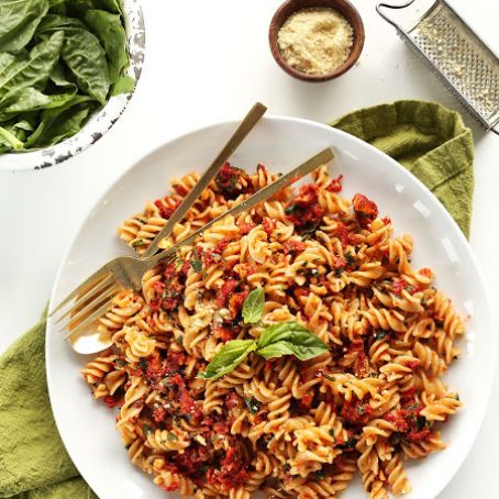 Sun-Dried Tomato Pesto Pasta