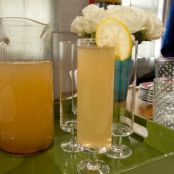 Vanilla Bean Lemonade (Giada)