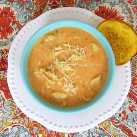 Creamy Tomato Tortellini Soup
