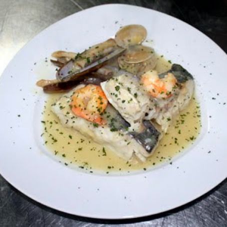 LOMOS DE PESCADO EN SALSA VERDE CON ALMEJAS