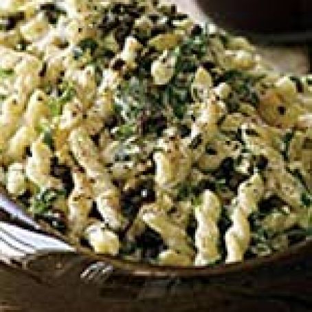 Creamy Pasta with Spinach and Fried Capers