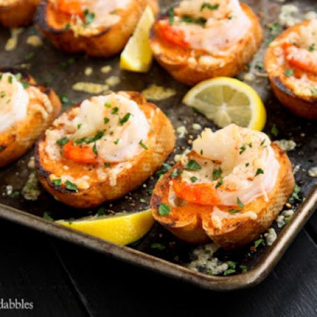 Sriracha Garlic Toasts with Shrimp