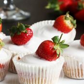 Strawberry & Champagne Cupcakes