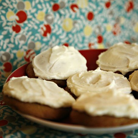 Banana spice cookies with lemon butter icing