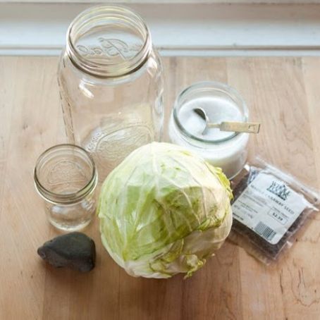 How to Make Homemade Sauerkraut in a Mason Jar