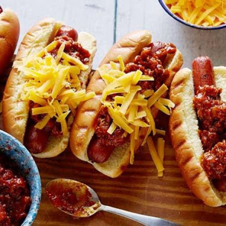 Paisan's Ultimate Chili Dogs