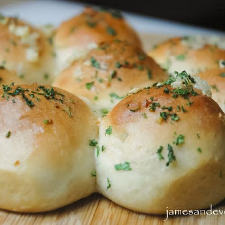 Pampushki - Ukrainian Dinner Roll