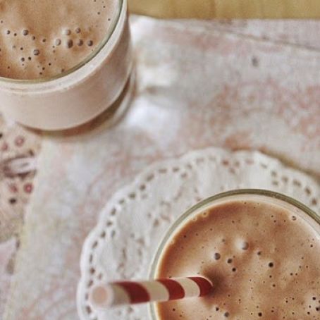 Warming Winter Vegan Smoothie Recipe with Maca and Raw Chocolate