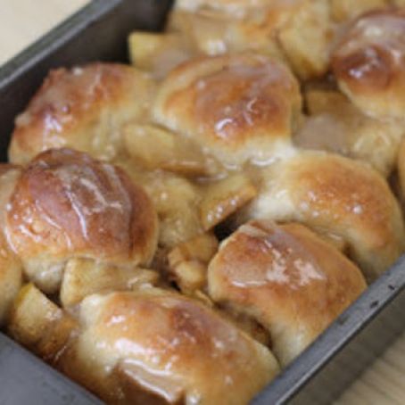 Gooey Apple Pull-Apart Bread