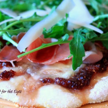 Fig-Prosciutto Pizza with Arugula